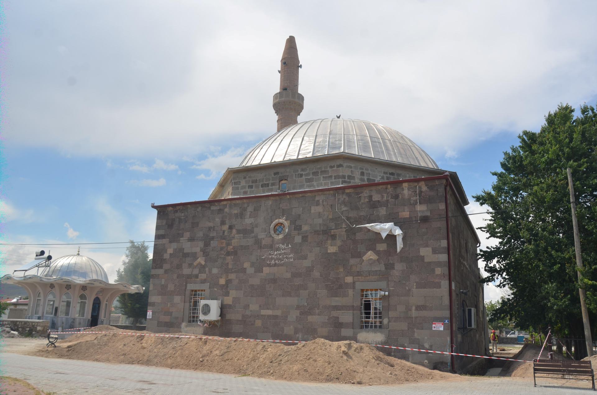 Başkan Akpınar Sözünü Tuttu, Belkaya Merkez Cami’ni Yeniden Ayağa Kaldırıyor