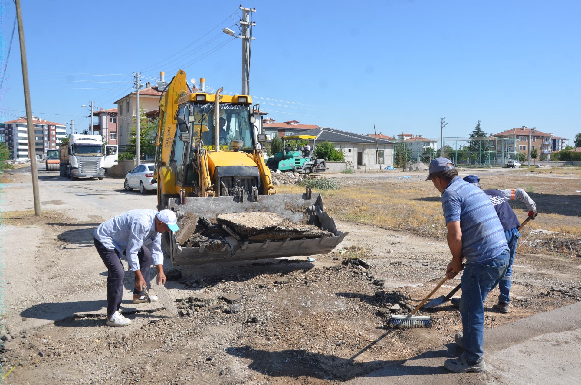 Ereğli Belediyesi Ekipleri Sezonun İlk Sıcak Asfalt Çalışmasını Gerçekleştirdi