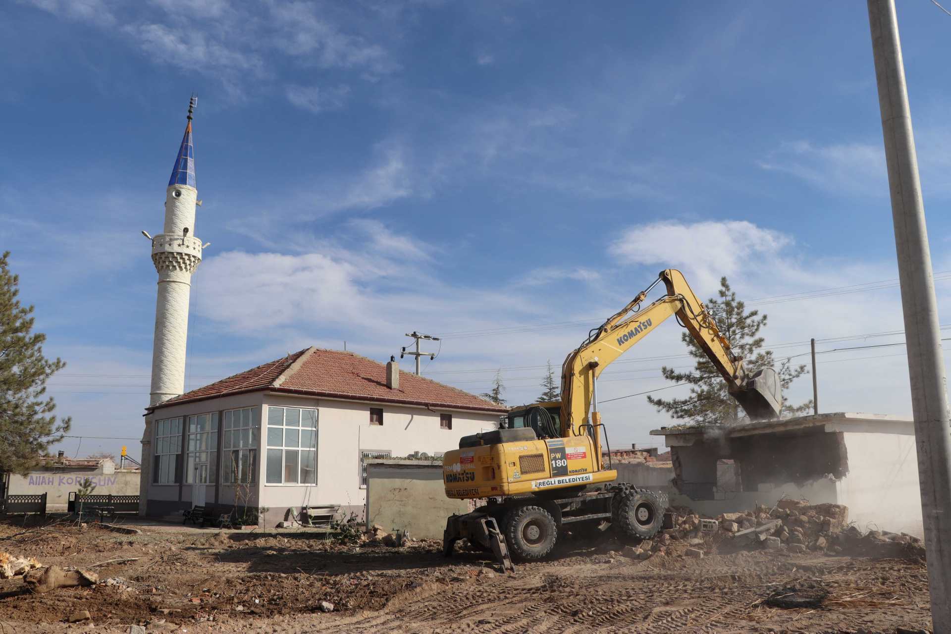 Ereğli’de Tehlike Yaratan Metruk Binalar Yıkılıyor