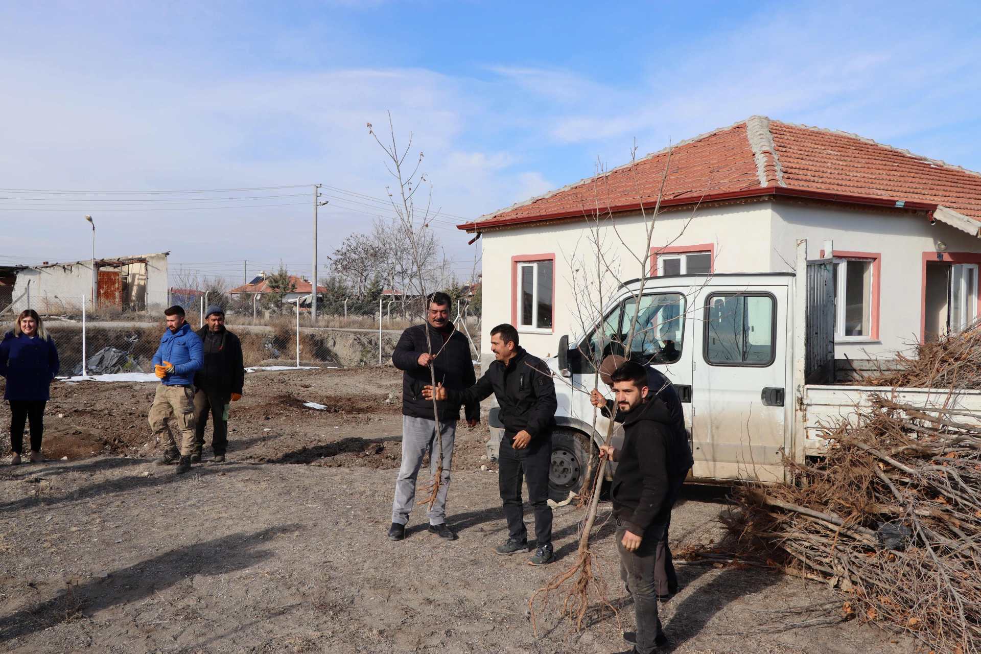 Ereğli Belediyesi’nden Doğaya Destek Kampanyası; Fidan Dağıtımları Başladı