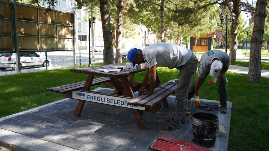 Ereğli Belediyesi Park ve Bahçeler Müdürlüğü Ekipleri Saha Çalışmalarına Aralıksız Devam Ediyor