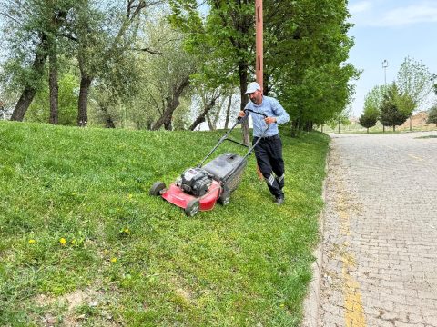 Başkan Akpınar, Hemşehrilerini Konfora Kavuşturmanın Çabasında