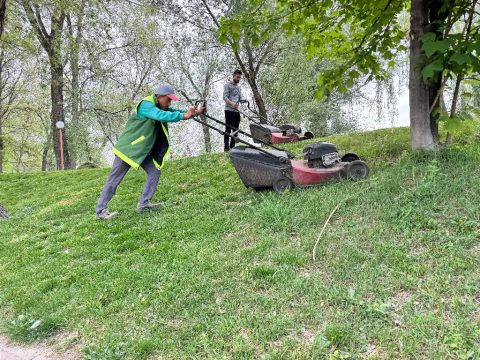 Başkan Akpınar, Hemşehrilerini Konfora Kavuşturmanın Çabasında