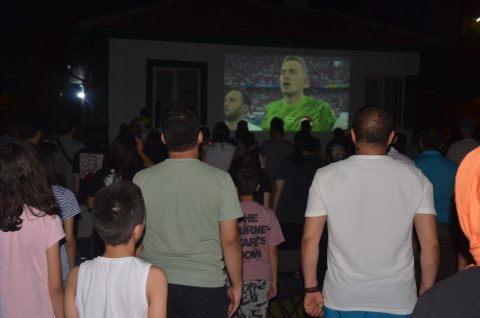 Ereğli Belediyesi Vatandaşlarına Türkiye-Çekya Maçını İzletti