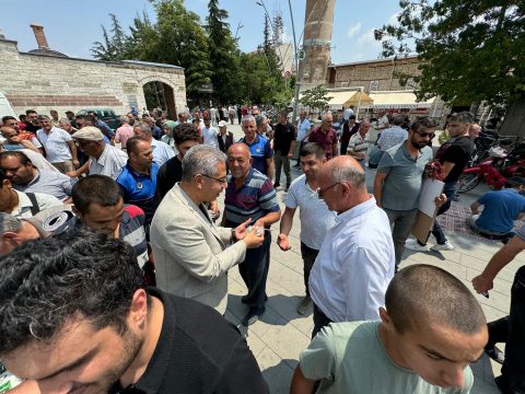 Ereğli Belediyesi, Cuma Namazı Sonrasında Vatandaşlara Aşure İkramında Bulundu