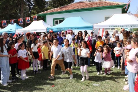 Ereğli’de 23 Nisan Coşkusu! Çocuklar Şenlikte Doyasıya Eğlendi
