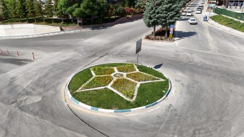 Ereğli Belediyesi’nden Şehir Estetiğine Katkı: “Orta Refüjler Renkleniyor"