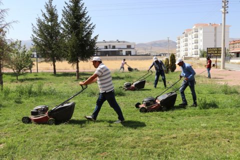 Ereğli Belediyesi Park ve Bahçeler Müdürlüğü Ekipleri Saha Çalışmalarına Aralıksız Devam Ediyor