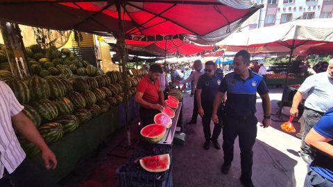 Zabıta Ekiplerinden Pazar Yerlerinde Sıkı Denetim