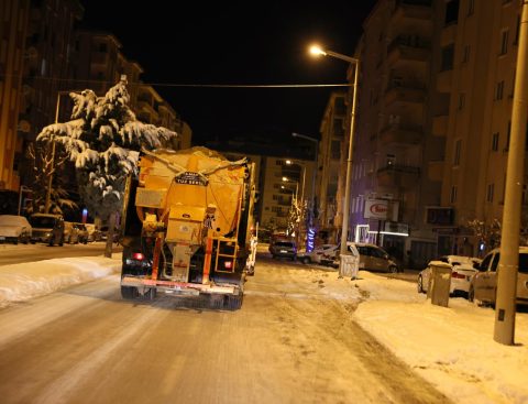Ereğli Belediyesi’nden Yoğun Karla Mücadele