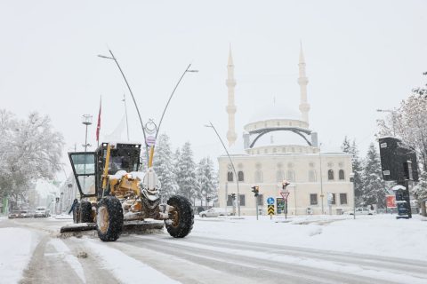 Ereğli Belediyesi’nden Yoğun Karla Mücadele