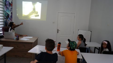 Çocuklar ve Gençler Eğlenirken Öğreniyor