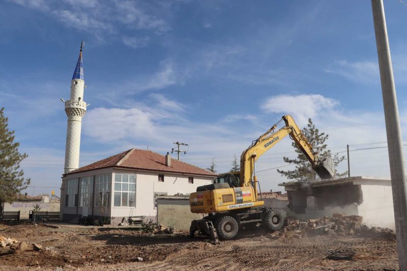 Ereğli’de Tehlike Yaratan Metruk Binalar Yıkılıyor