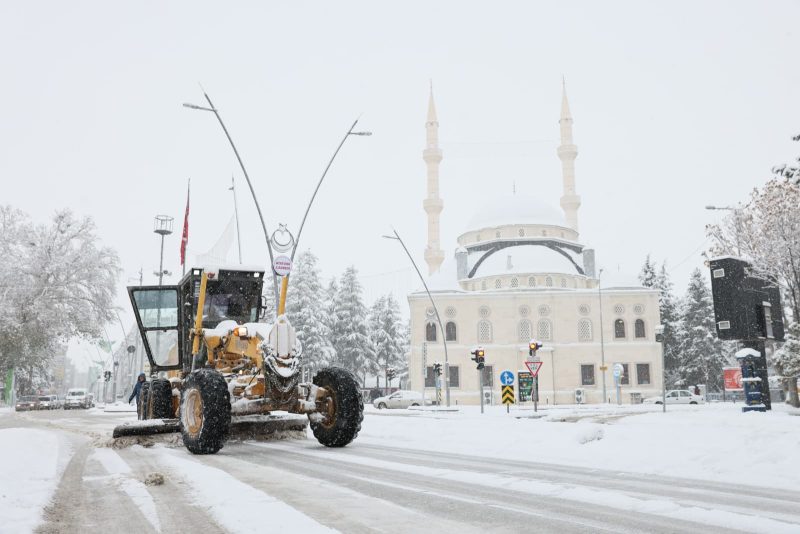 Ereğli Belediyesi’nden Yoğun Karla Mücadele