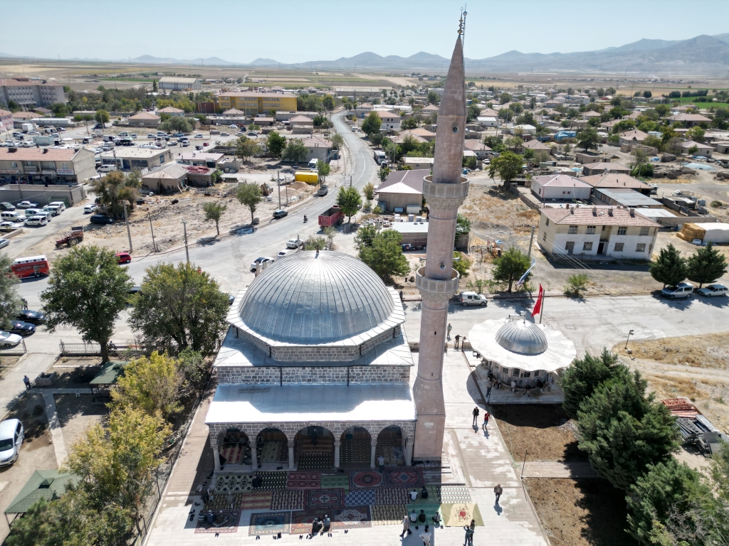 Belkaya Merkez Cami, Güçlendirme ve Restorasyon Çalışmalarının Ardından Yeniden İbadete Açıldı
